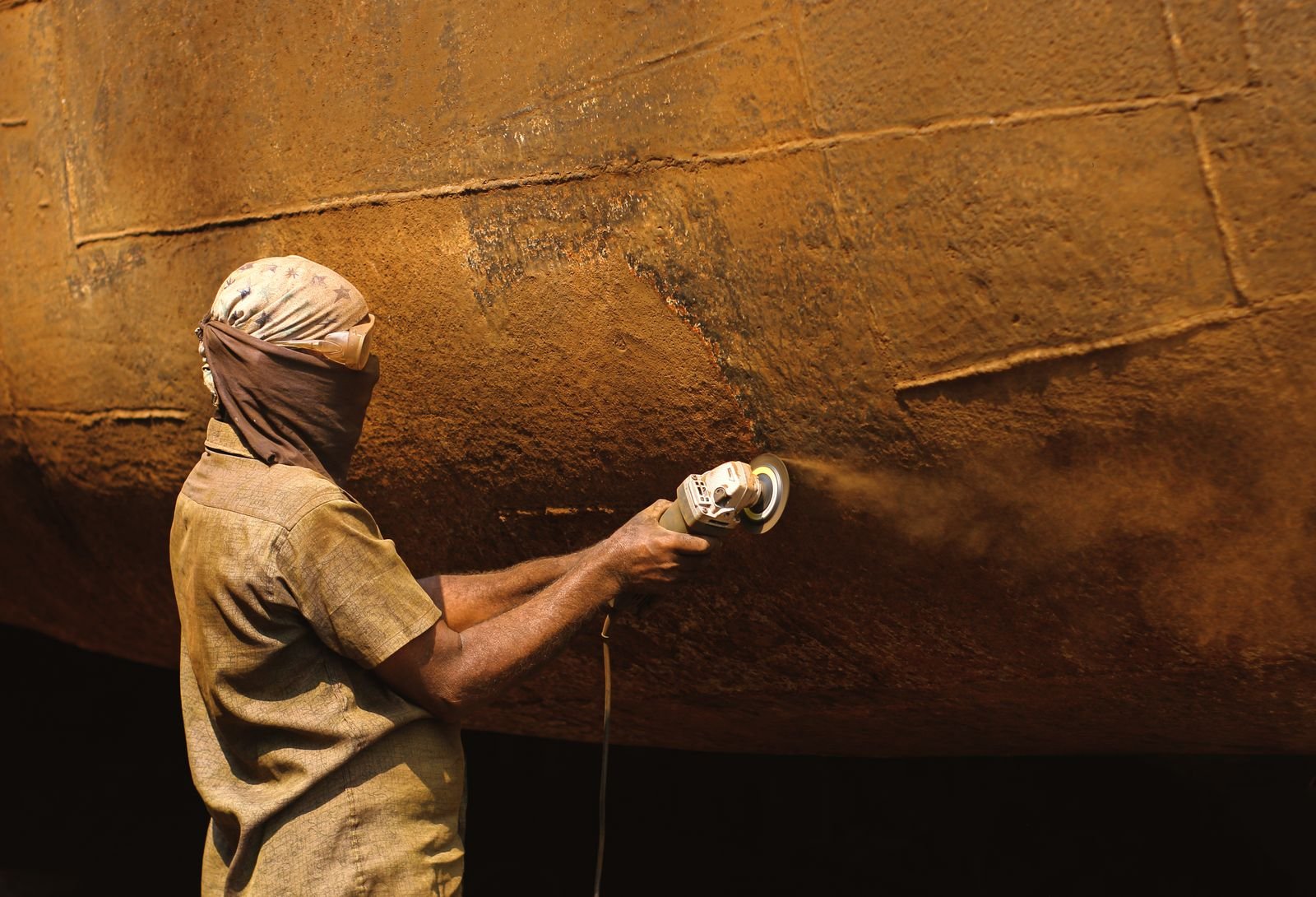 Surface preparation: removing rust from steel